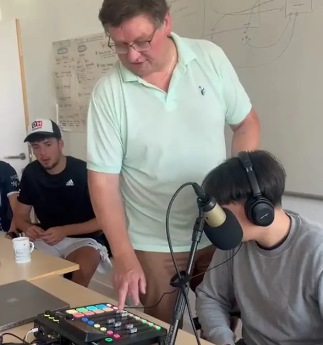 Podcast et vidéo à la Smile School : des compétences orales en conditions réelles